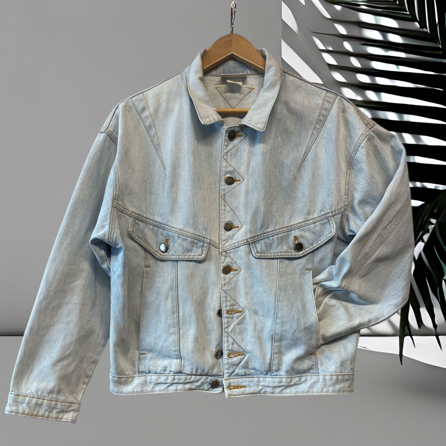 Spaghetti Light wash Denim Jacket Size M